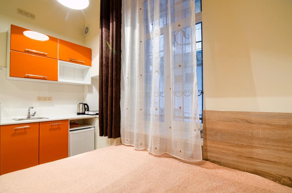 Economy Apartment On Rappoporta 7A-1 Lviv Buitenkant foto